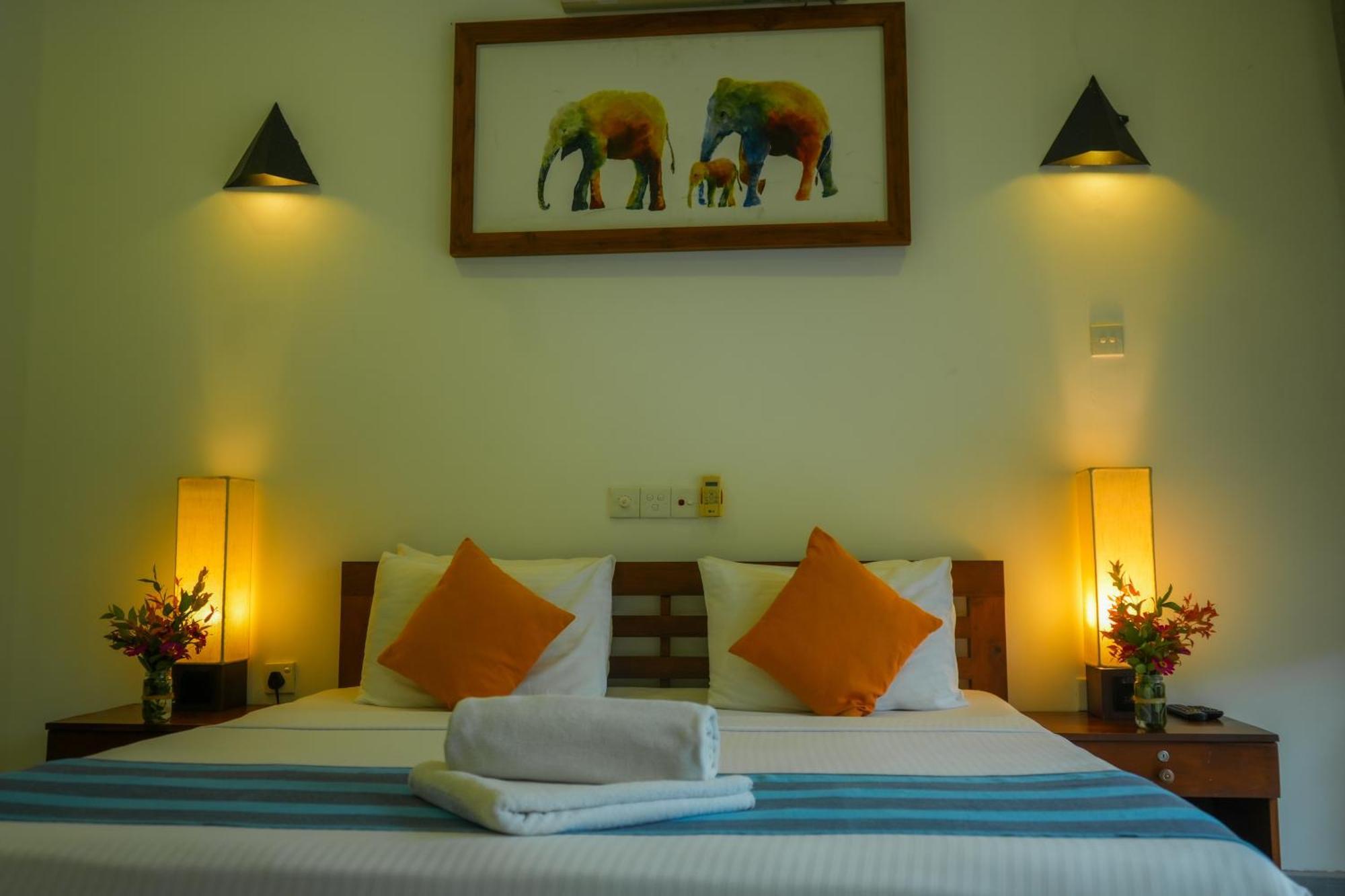 Hotel Athgira อุดาวาลาเว ภายนอก รูปภาพ