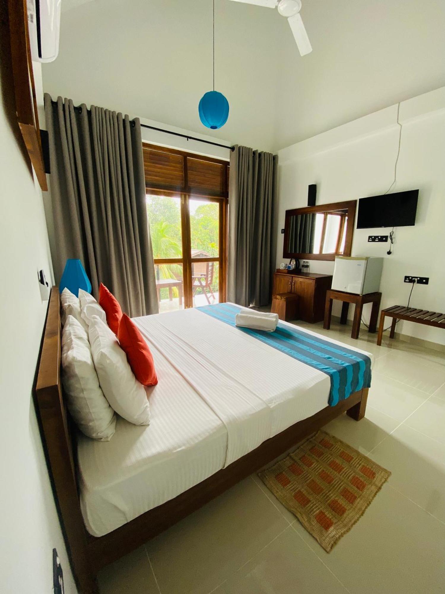 Hotel Athgira อุดาวาลาเว ภายนอก รูปภาพ